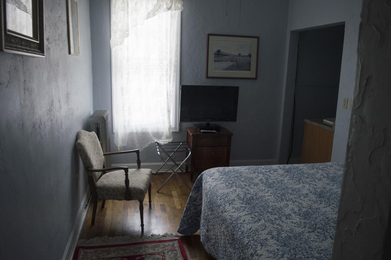 La Plaza Historic Hotel & Restaurant Walsenburg Room photo